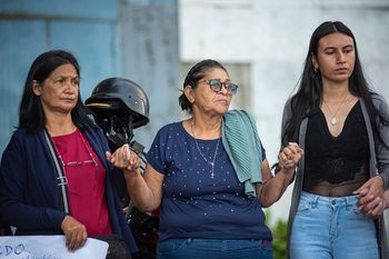 Nie zdążył pożegnać się z matką. 25-latek zwolniony z więzienia w Wenezueli