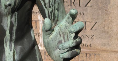 Za 50 lat Facebook będzie portalem społecznościowym zmarłych