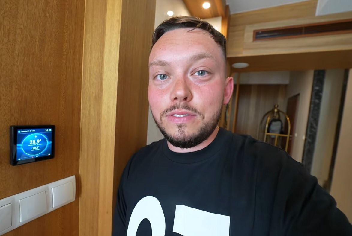 Nocleg za 5 tys. zł bez klimatyzacji. Jak film Książula zaszkodzi Hotelowi Gołębiewski?