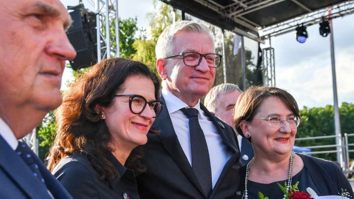 Prezydent Gdańska Aleksandra Dulkiewicz i prezydent Poznania Jacek Jaśkowiak rozdali nagrody swoim współpracownikom