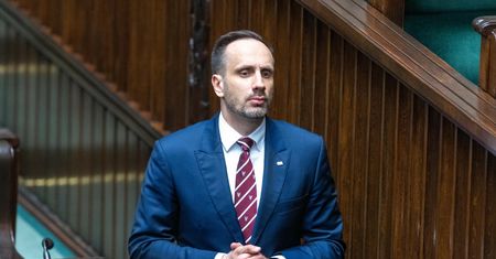 Czołowy polityk Solidarnej Polski wzbogacił się na "dobrej zmianie". Janusz Kowalski w "klubie milionerów"