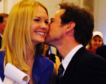 Dostała zakaz zbliżania się do męża. Teraz aktor sam poprosił o jego wycofanie