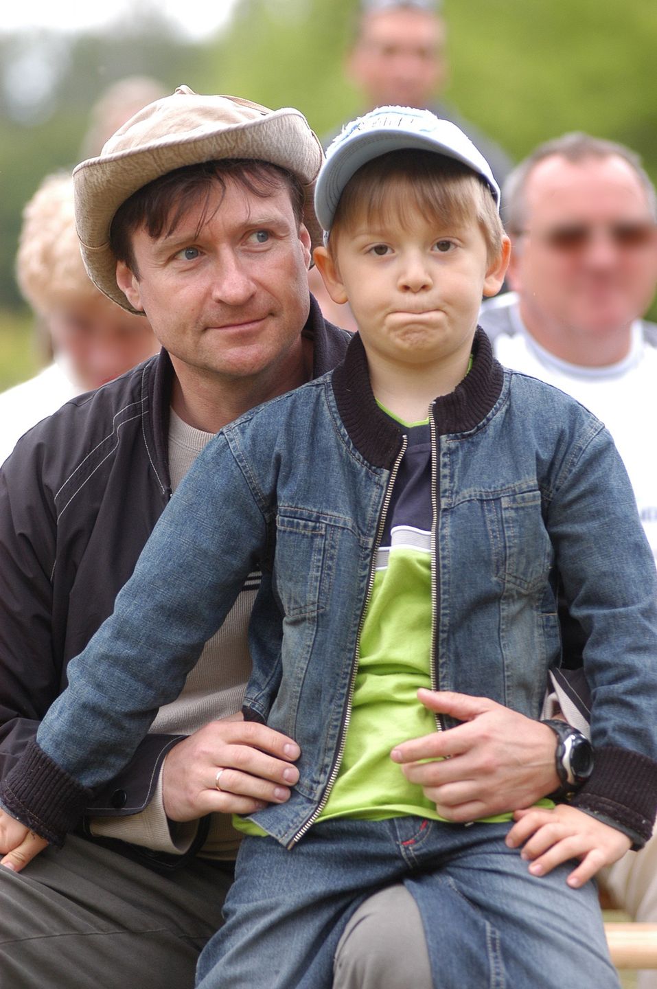 Jacek Kawalec z synem Kajetanem w 2004 roku
