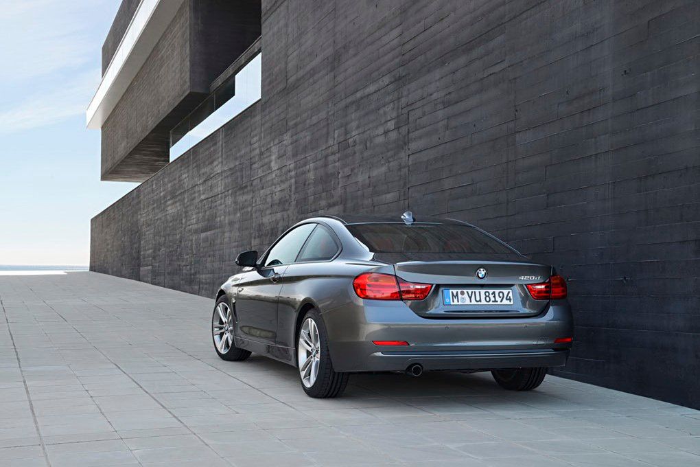 BMW 420d CoupÃ© Sport Line, Mineralgrau Metallic, 184PS, 380 Nm, Interieur: Leder Dakota Korallrot mit Akzentnaht Schwarz, Alu LÃ¤ngsschliff fein, Akzentleiste Schwarz, hochglÃ¤nzend