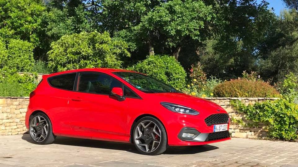 Ford Fiesta ST będzie dostępny jako trzy- i pięciodrzwiowy hatchback.