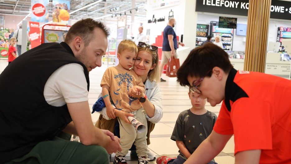 Akcja &#34;Witajcie wakacje&#34; w Auchan przy ul. Szczęśliwej