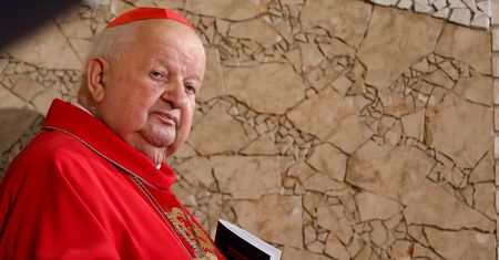 Kard. Dziwisz nie stawił się w sądzie. Chce, by już go nie wzywano