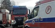 Zderzenie karetki pogotowia z samochodem osobowym na skrzyżowaniu w Ostrowcu Św.