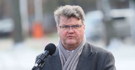 Wąsik przyłapany przez dziennikarzy. Gnał ulicami Warszawy