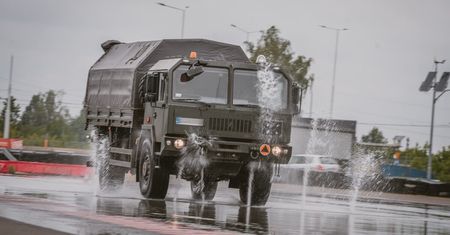 Kontrolowane poślizgi i dachowanie. Tak szkolą się nasi terytorialsi