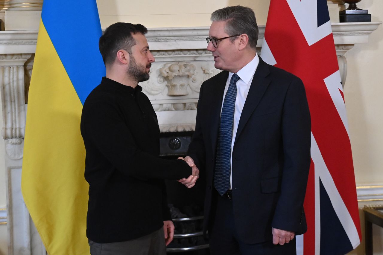 The United Kingdom supports Ukraine in the war with Russia.