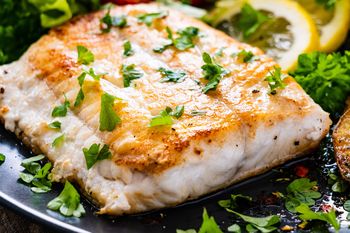 To najsmaczniejsza odmiana dorsza. Ma sprężyste i śnieżnobiałe mięso