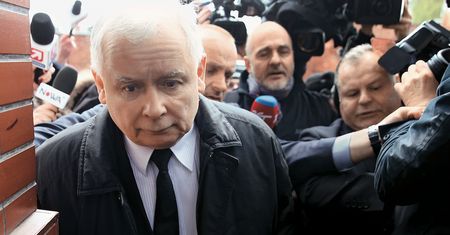 "Co ja mam panu powiedzieć?". Politycy PiS chcą rozmawiać o CPK, ale "cały na biało" wchodzi prezes