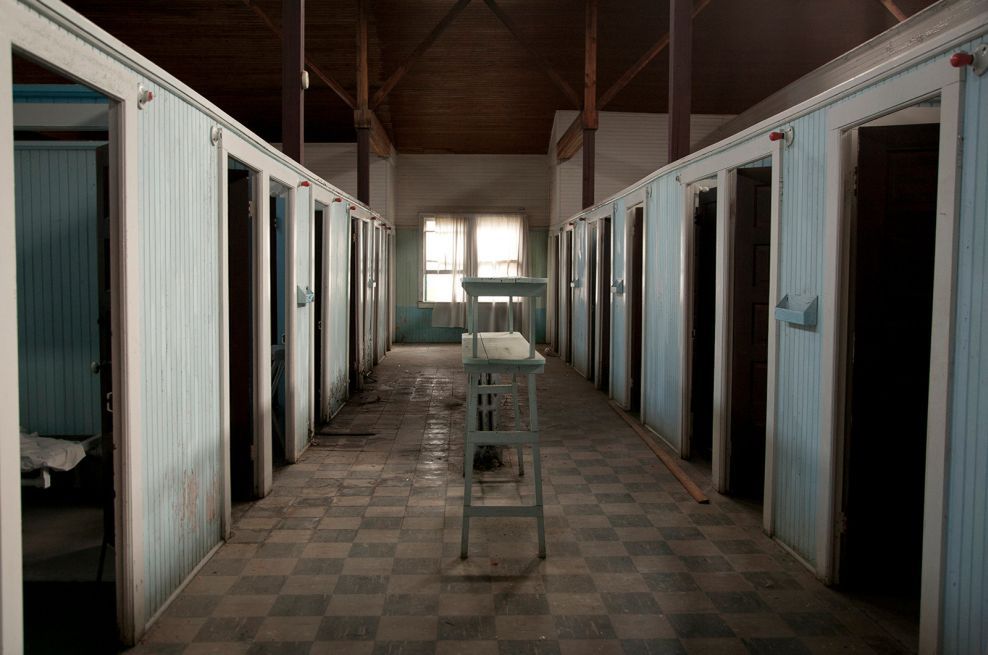 Hotele niczym po apokalipsie według Samanty VanDeman 8