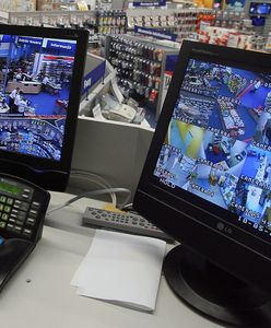 Warszawa. Ochroniarz okradł spalony market. Usłyszał zarzuty