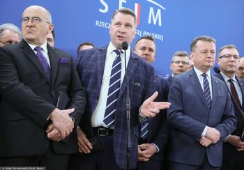Fala w PiS. Kolejni politycy zwracają ukraiński order