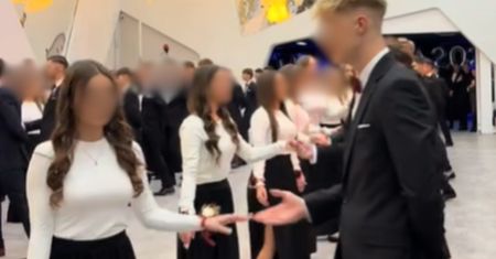 Nagranie ze studniówki podbija sieć. Wszyscy patrzą na jedno