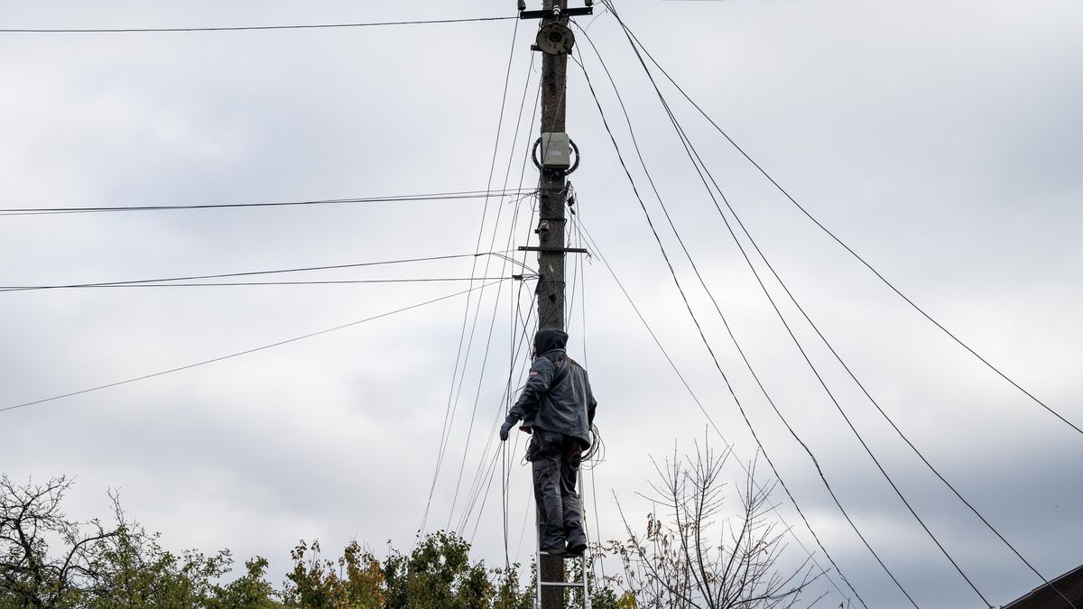 Rosja atakuje energetykę Ukrainy. Rząd wzywa do oszczędności