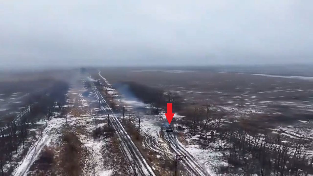 Ukrainian tank T-64 near Avdiivka firing at Russians.