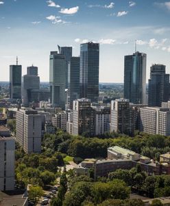 Warszawa. Najlepsze pensje w stołecznym magistracie. Nawet w rządzie tak nie płacą