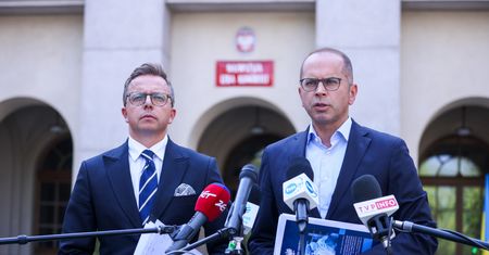 Ludzie z NCBR wyjechali za granicę? "Trwa ucieczka"
