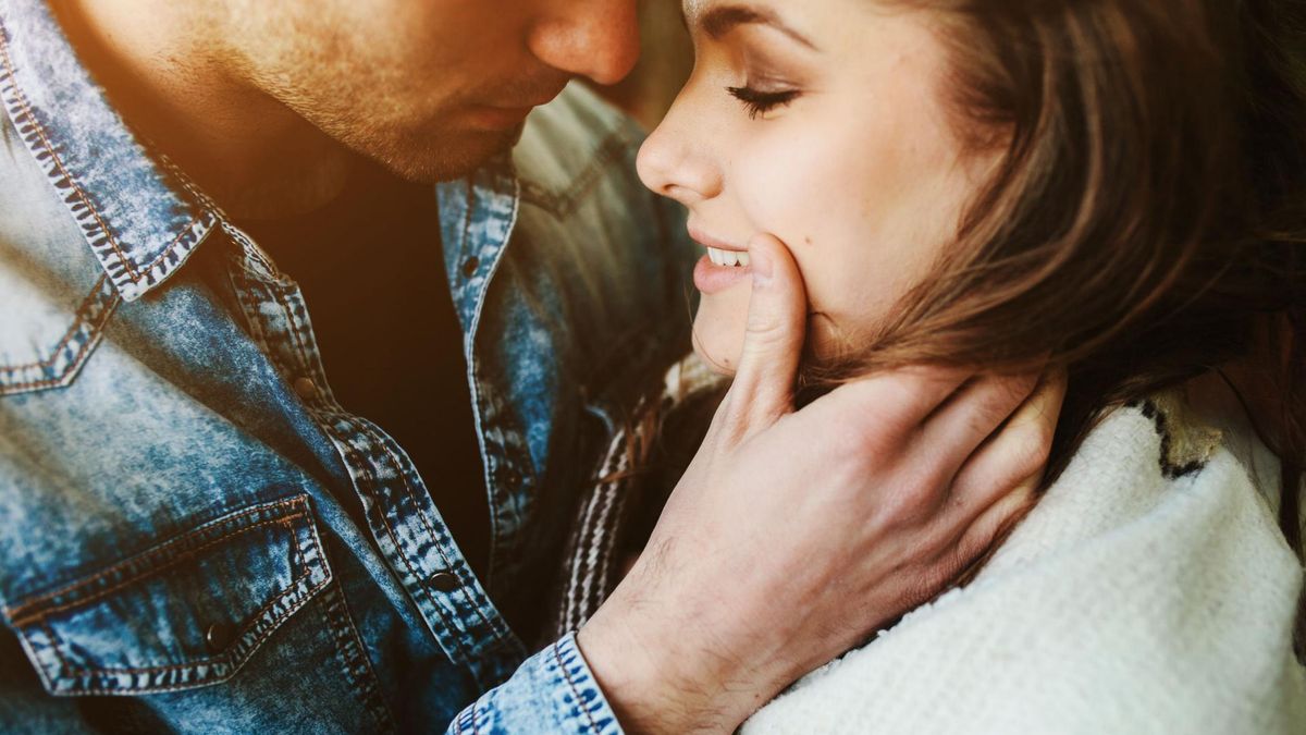 Australijskie badania wykazały, że rzeżączką można zarazić się przez pocałunek