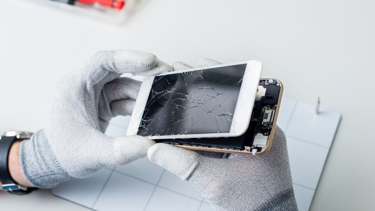 Proponowane przez UE prawo ma zwiększyć recykling elektroniki i wydłużyć jej żywotność, fot. Vlad Teodor/Shutterstock