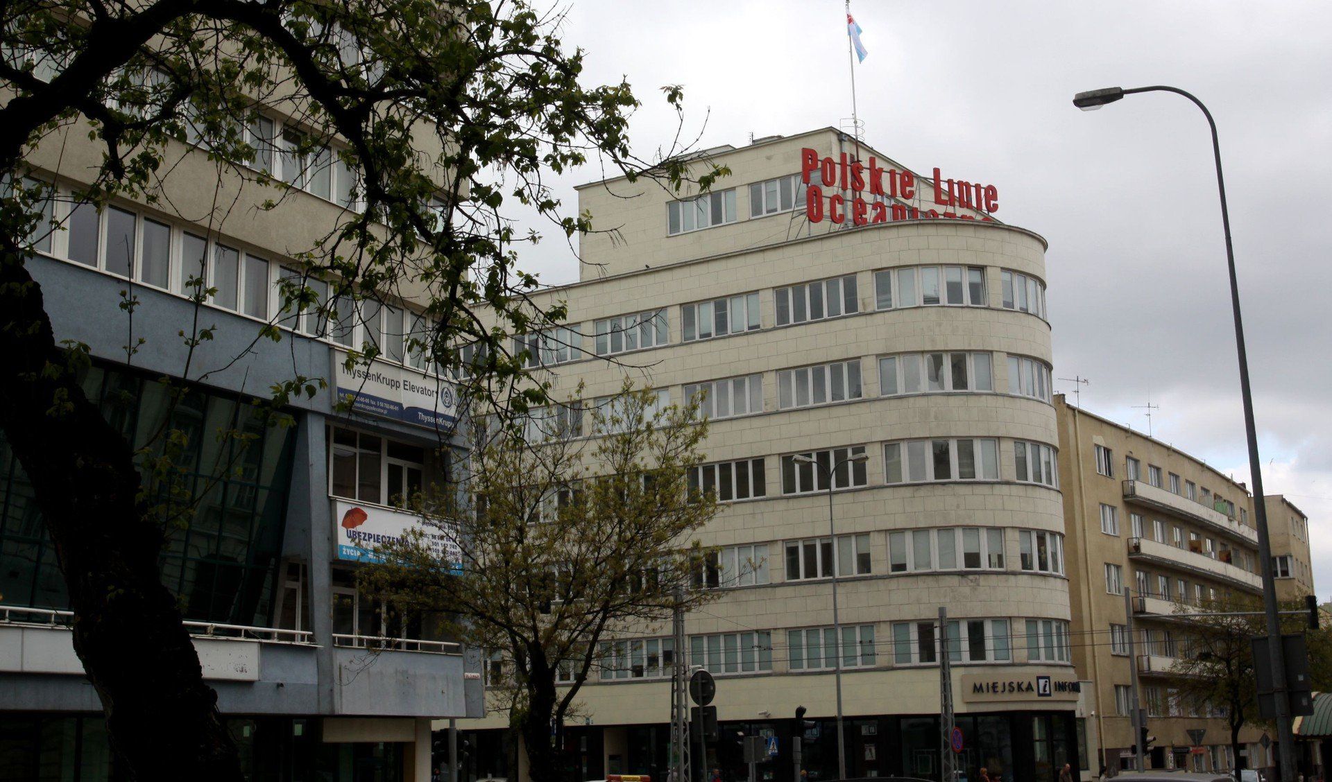 04.05.2011. GDYNIA NZ. BUDYNEK PLO PRZY UL 10 LUTEGO ARCHITEKTURA MODERNISTYCZNA W GDYNI FOT. TOMASZ BOLT / POLSKAPRESSE DZIENNIK BALTYCKI