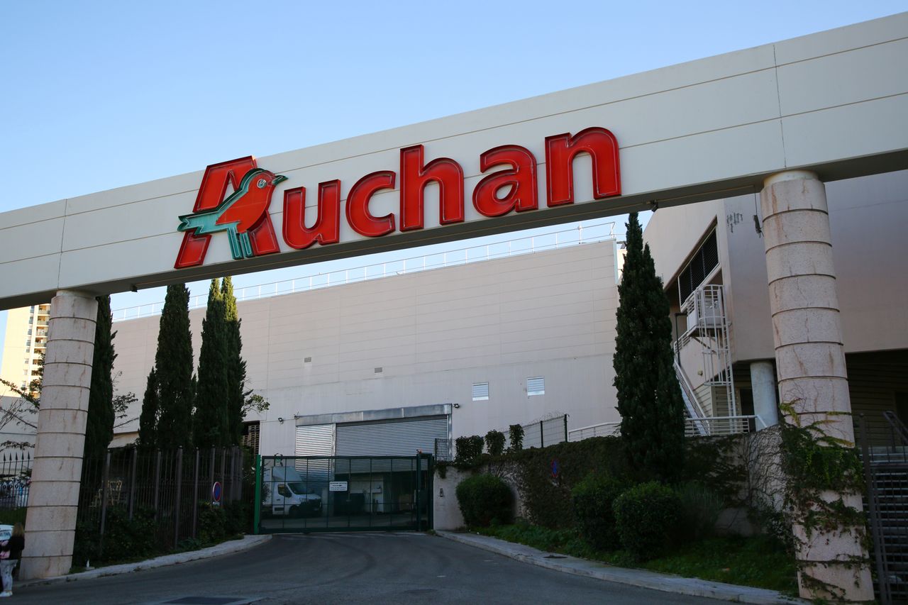 Auchan w tarapatach finansowych. Lidl przejmie 19 sklepów sieci