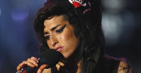 "Amy PRZEDAWKOWAŁA ECSTASY"