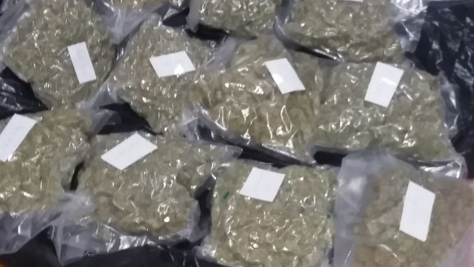 Warszawa. W garażu znaleziono ponad 4 kg marihuany