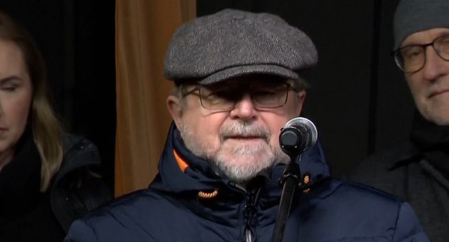 Wysoka oglądalność TVN24 w ostatnich dniach, „Kawa na ławę” hitem