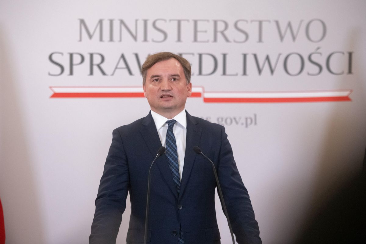 Minister sprawiedliwości Zbigniew Ziobro mówi o "wojnie hybrydowej ze strony UE" 