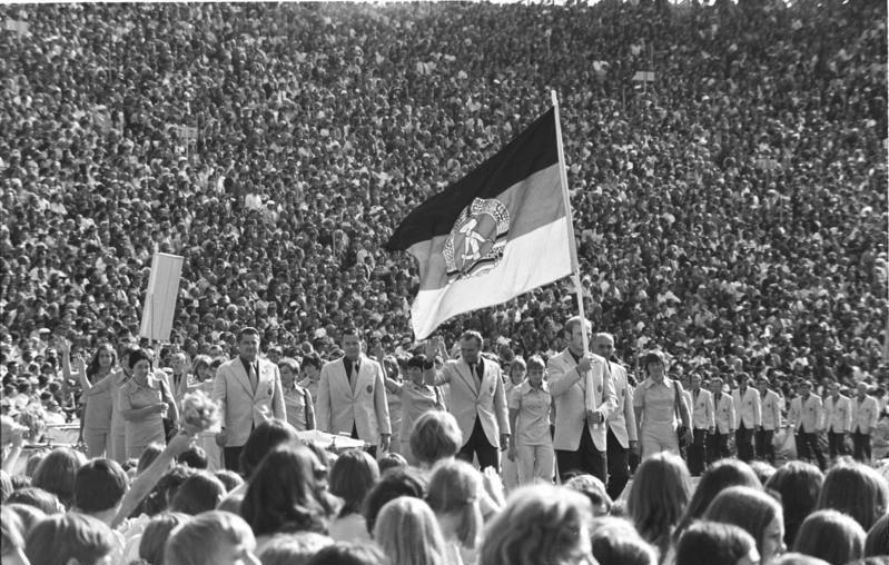 Reprezentanci NRD w trakcie ceremonii otwarcia igrzysk z 1972 r.
