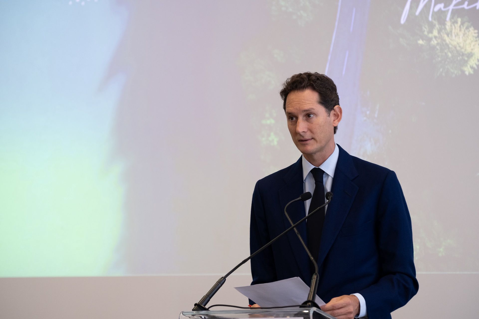 Przewodniczący zarządu koncernu Stellantis i Ferrari John Elkann