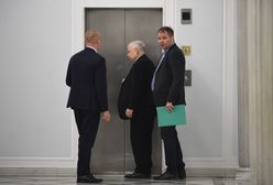 Nie odstępuje prezesa PiS na krok. Tyle zarobił w 2023 roku