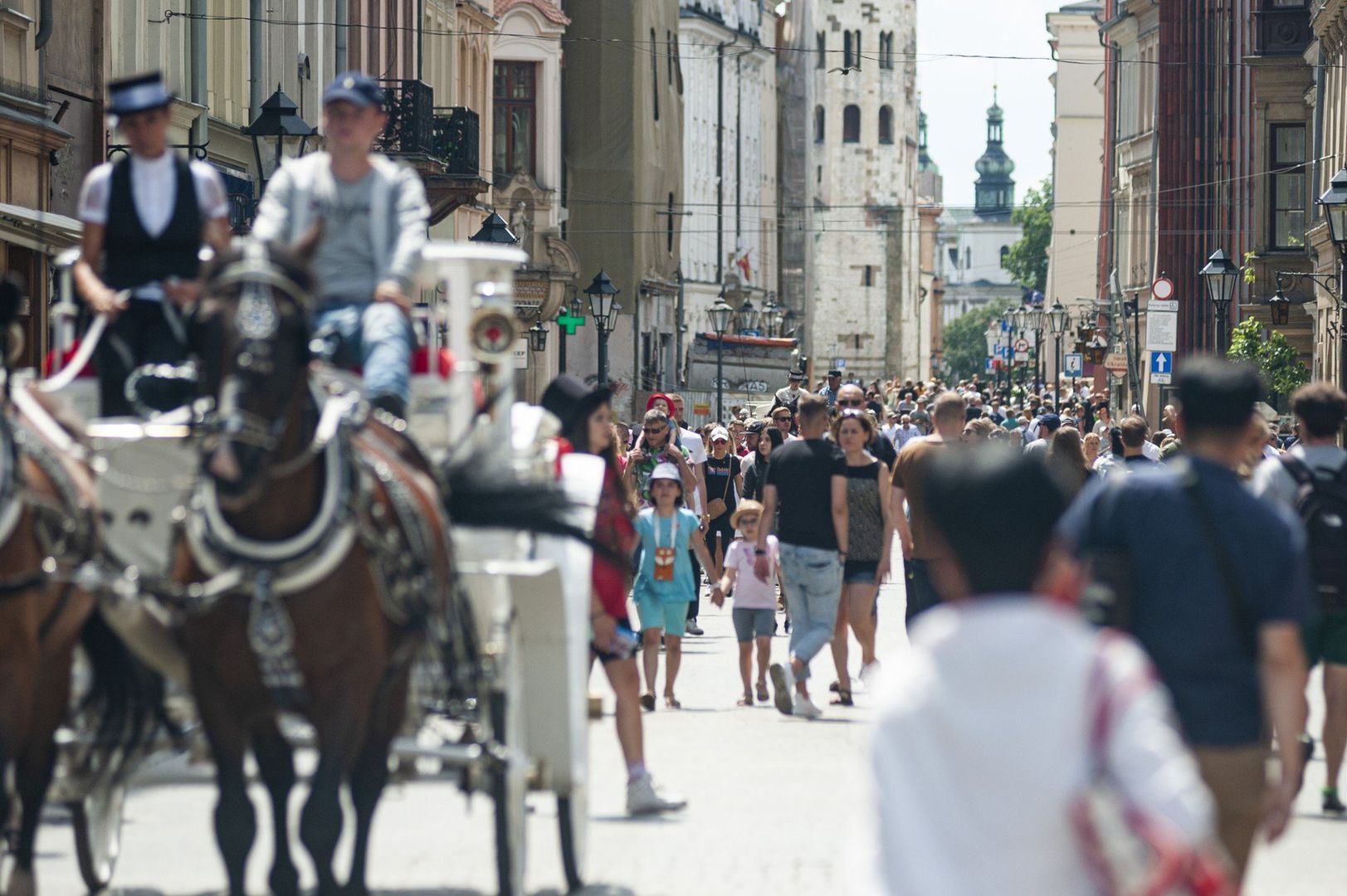 Od 2013 do 2023 roku w Krakowie przybyło 6,22 procent mieszkańców. W 2013 roku mieszkało tu 758 992 osób, a w 2023 - 806 201. Miasto urosło o 47 209 mieszkańców.