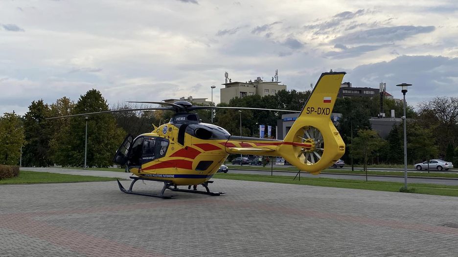 Śmigłowiec LPR w pobliżu galerii Nowe Czyżyny