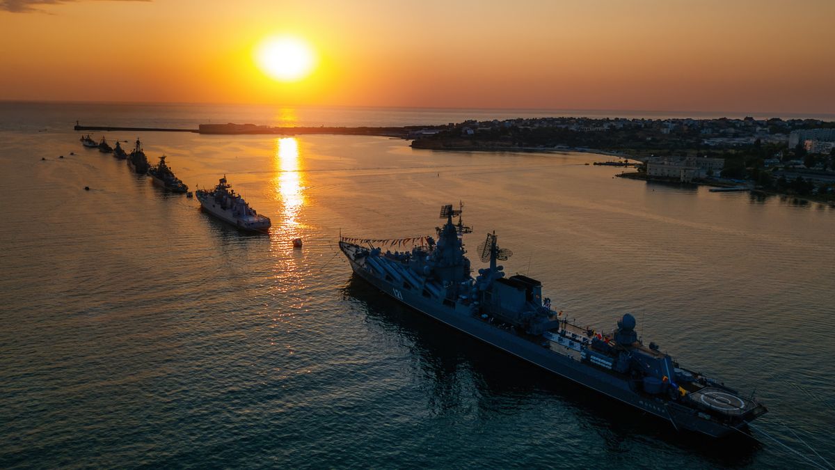 Russian military ship in Sevastopol bay at Navy day, aerial view
Russian fleet parade in Sevastopol bay at Navy day, aerial view.
Vladimir Zapletin