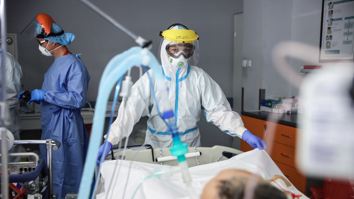 Każdego dnia do szpitali trafiają nowi pacjenci