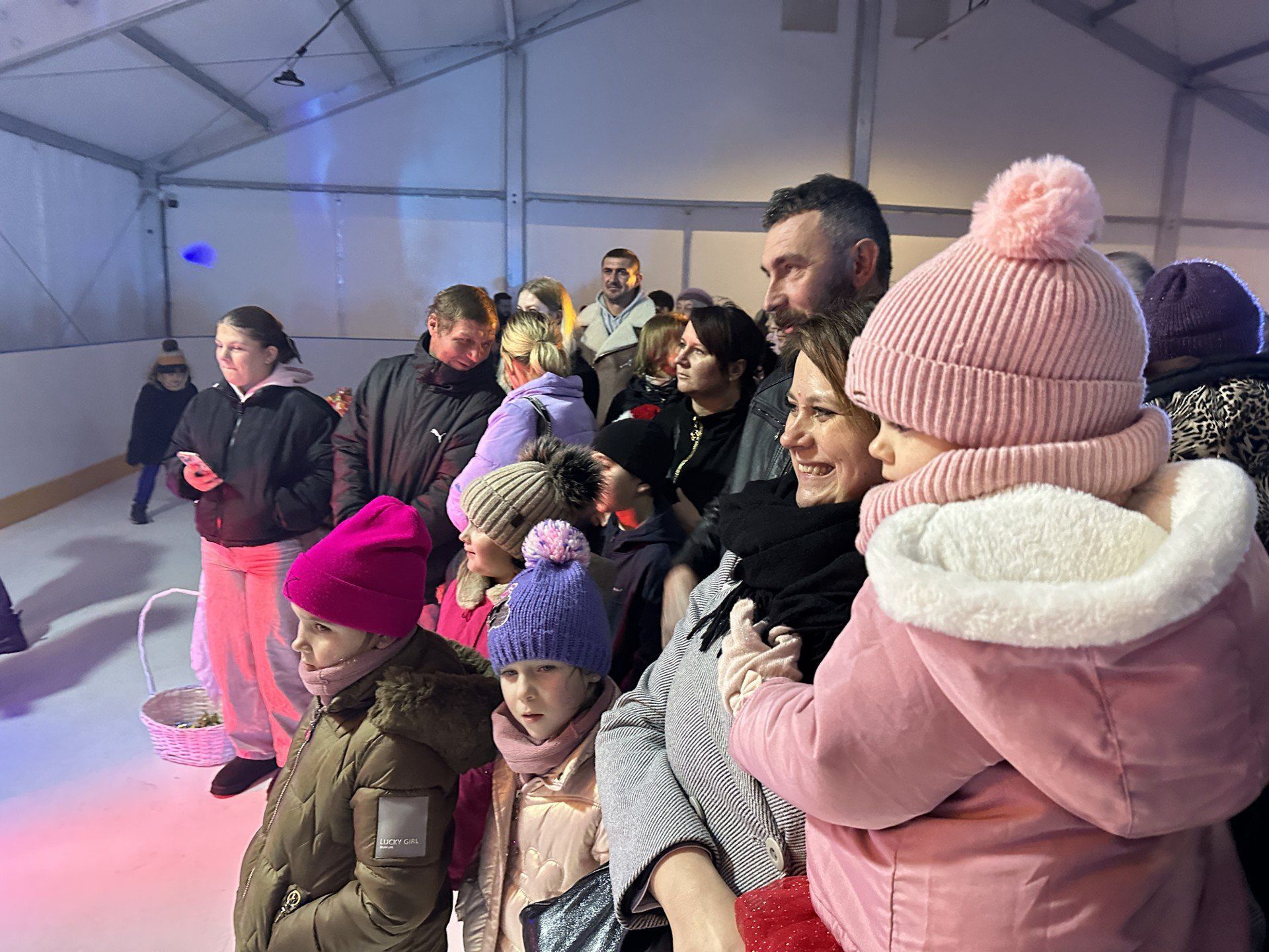 Mnóstwo osób na Mikołajkach w Lipniku