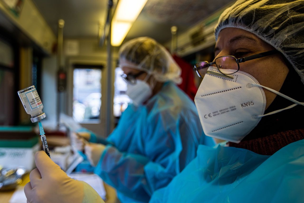 Niezaszczepieni na COVID-19 zwolnieni ze służby marynarki wojennej w USA