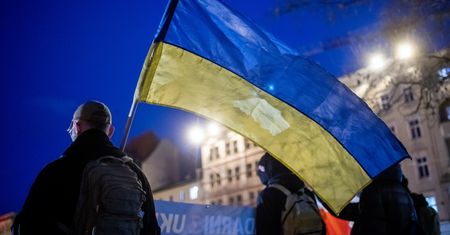 Rosyjskie wojska na terenie Ukrainy. Czołgi widoczne na przedmieściach Doniecka