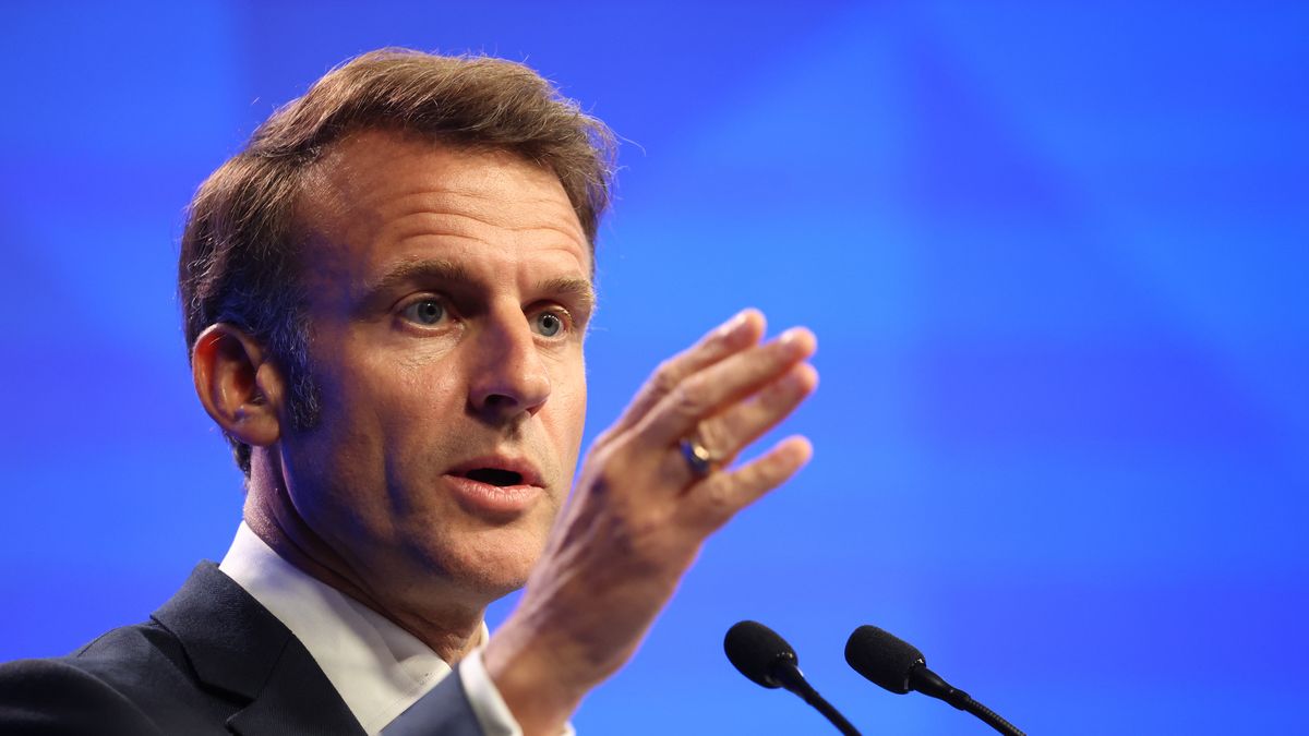 IISS Shangri-La Dialogue defence summit
epa12145051 French President Emmanuel Macron delivers his keynote address during the International Institute for Strategic Studies (IISS) Shangri-la Dialogue Defence Summit in Singapore, 30 May 2025. Defense ministers and officials from 47 countries are gathered in the city state for the IISS Shangri-la Dialogue, an annual high level defence summit in the Asia Pacific region.  EPA/HOW HWEE YOUNG 
Dostawca: PAP/EPA.
HOW HWEE YOUNG
Asia's premier defence summit, IISS Asia Security Summit, Shangri-La Dialogue, IISS Shangri-La Dialogue 2025, International Institute for Strategic Studies