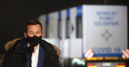 Koronawirus w Polsce. Mateusz Morawiecki przeprasza "za błędy i niedociągnięcia"