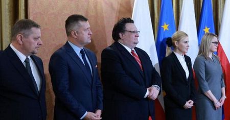 Nowi szefowie służb. "Ławka kadrowa nowej władzy jest krótka"
