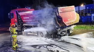 DK 11: Pożar ciężarówki przy „Sokolniku”! Kierowcy ruszyli z gaśnicami