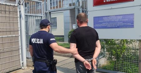 Zatrzymali kierowcę z aplikacji. Od razu odesłali go do deportacji