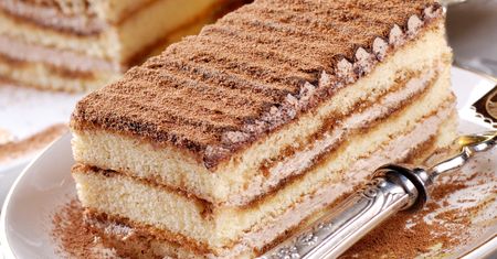 Pyszne i kremowe ciasto bez pieczenia. Zrób w weekend, a wszystkie ciotki będą prosić o ten przepis