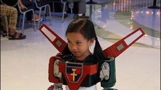 Najsłodsza mała fanka Voltrona z Filipin (wideo) 1